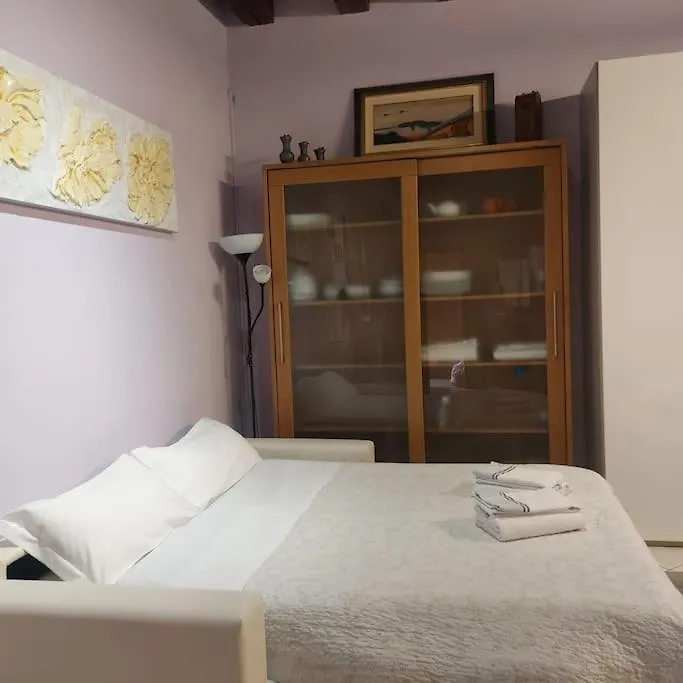 Monolocale In Piazza Isolo Apartment Verona Italy