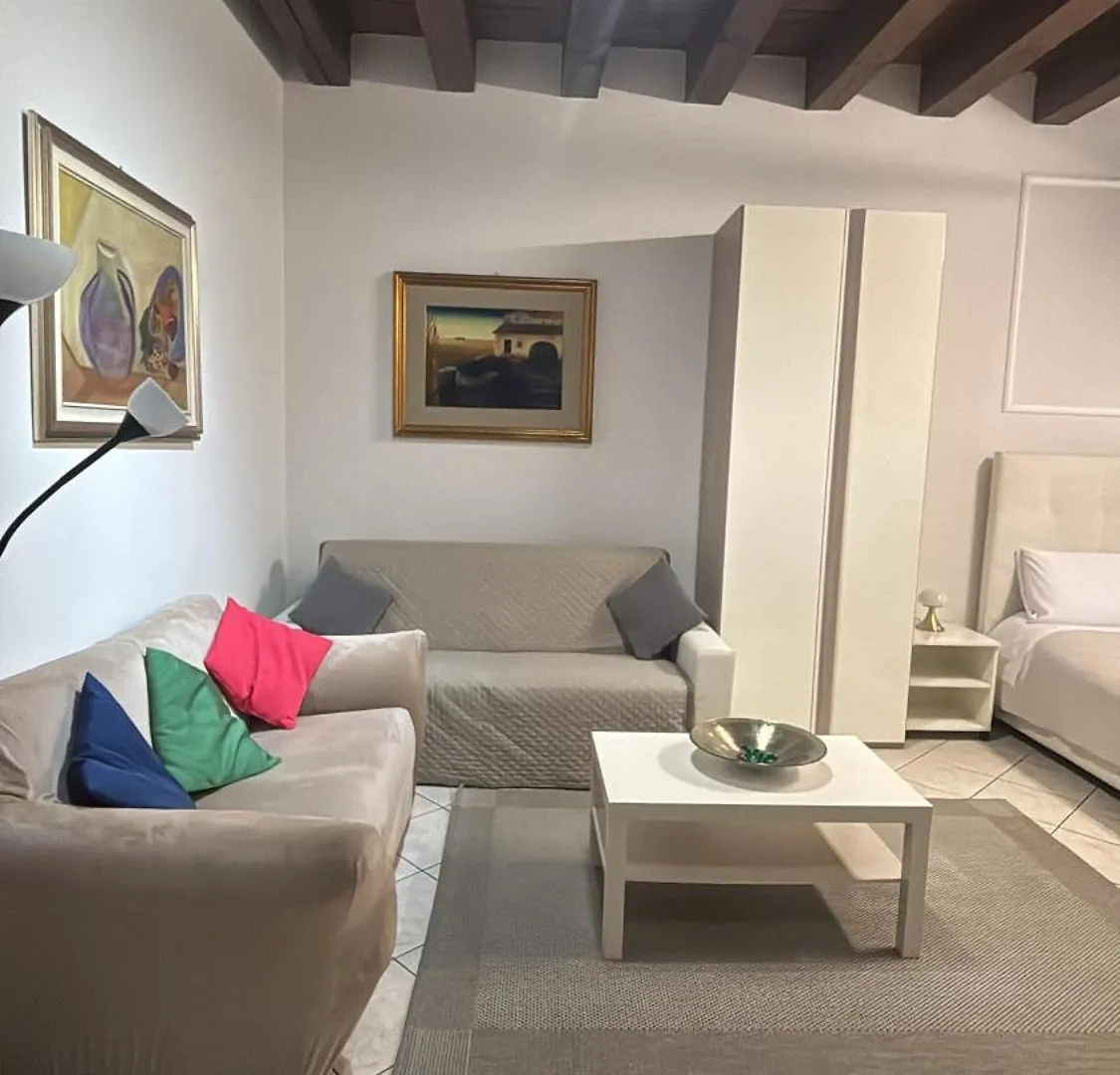 Monolocale In Piazza Isolo Apartment Verona