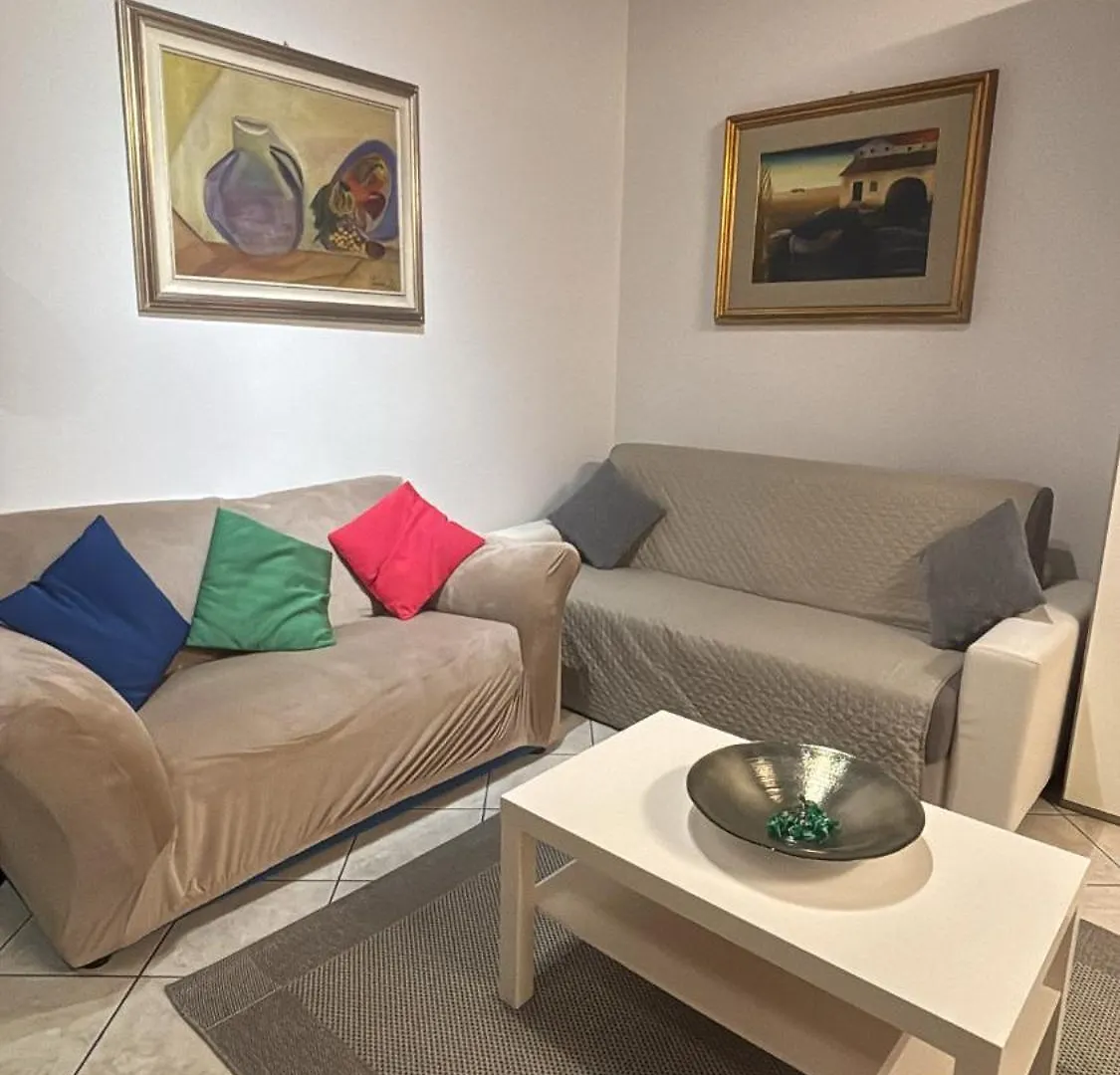 Monolocale In Piazza Isolo Apartment Verona Italy